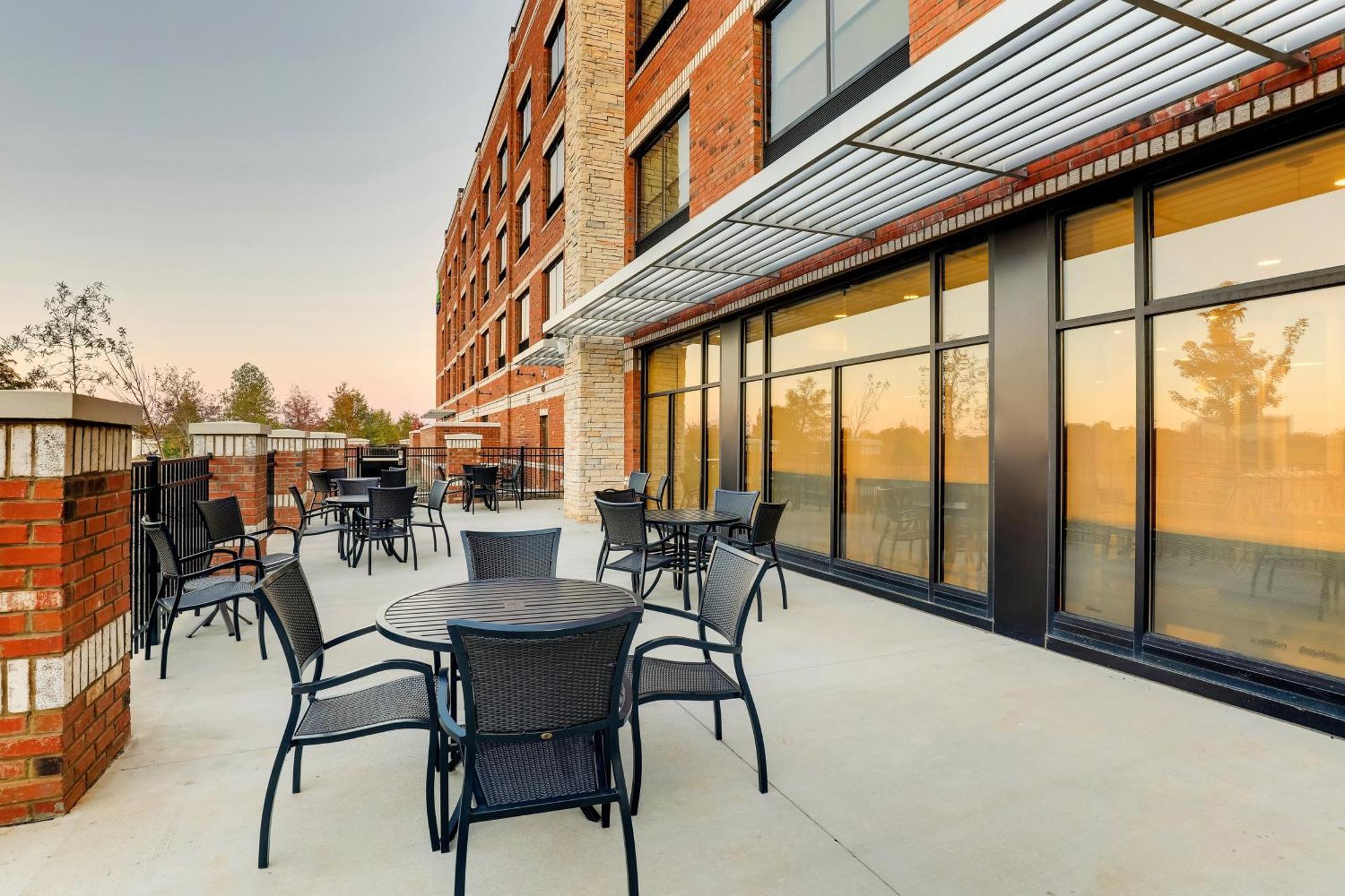 Holiday Inn Express Holly Springs - Raleigh Area By Ihg Экстерьер фото